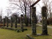 Kolumny zbudowane z żydowskich nagrobków