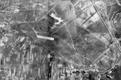 Zdjęcie lotnicze lotniska na Bielanach, 1945r