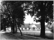 Założenie pałacowo-ogrodowe w Stelmachowie - dwór (wcześniej oficyna) i wnętrze dawnego dziedzińca (później zieleńca) - stan z 1988 r.
