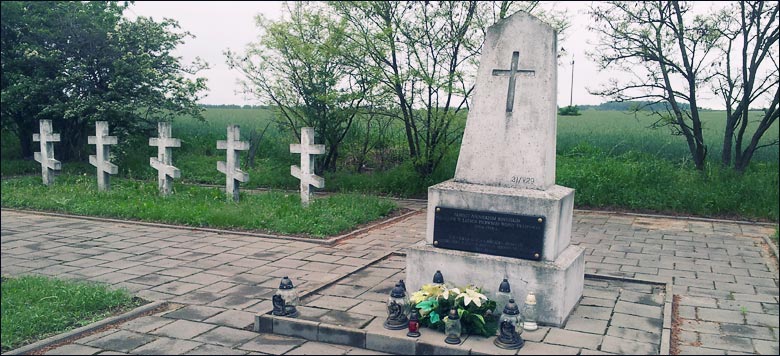 Cmentarz wojenny w Bielicach
