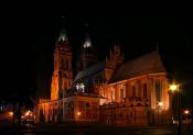Katedra nocą