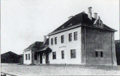 Dworzec kolejowy w Wielkim Kacku w latach 30.