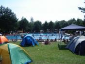 pole namiotowe z basenem