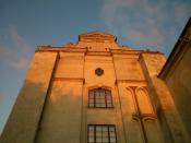 Klasztor oświetlany przez zachodzące słońce ;-)