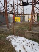Dostęp utrudniony: Zamknięte siatką.