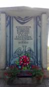 Pomnik poległych i pomordowanych Obrońców Kłecka z 1939 r. na kłeckim cmentarzu 