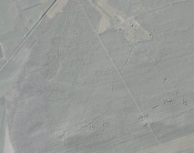 Las i okopy z radarowego zdjęcia satelitarnego