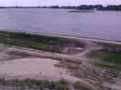 Widok z górki na pobliski zalew zdjęcie z 01.06.2012 r.
