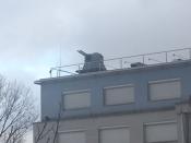 Co ludzie trzymają na dachu.... ;)