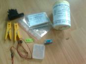 Zdjecie skrzynki i zawartosci