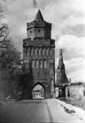 Po wojnie, po prawej kościół mariacki