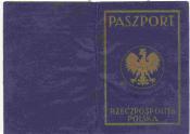 Okładka polskiego paszportu wydanego w roku 1938 (skan ze zbiorów Muzeum w Pile) 
