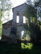 zrujnowany kościół w Mokrymlipiu