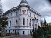 Od strony ulicy 