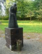 Figura “Matka z dwojgiem dzieci”