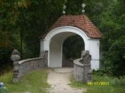 Most ewangelii. 4 figury symbolizują 4 ewangelistów.