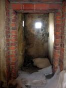 Jedno z pomieszczeń - zawiane śniegiem