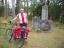 Ja i mój rowerek przy pomniku